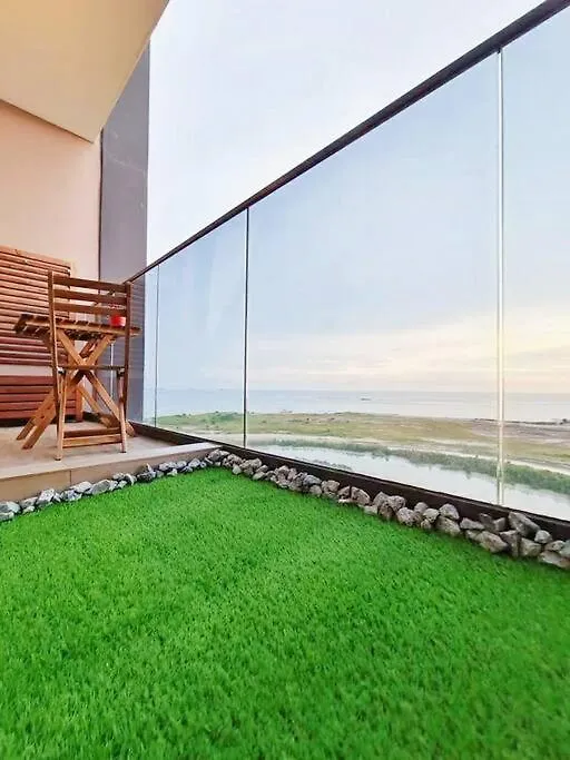 Sunsetfullyseaview#Netflix#Sofabed#Freecarprk#4Pax#Privatebathtub#Imperioresidence Malacca Maleisië