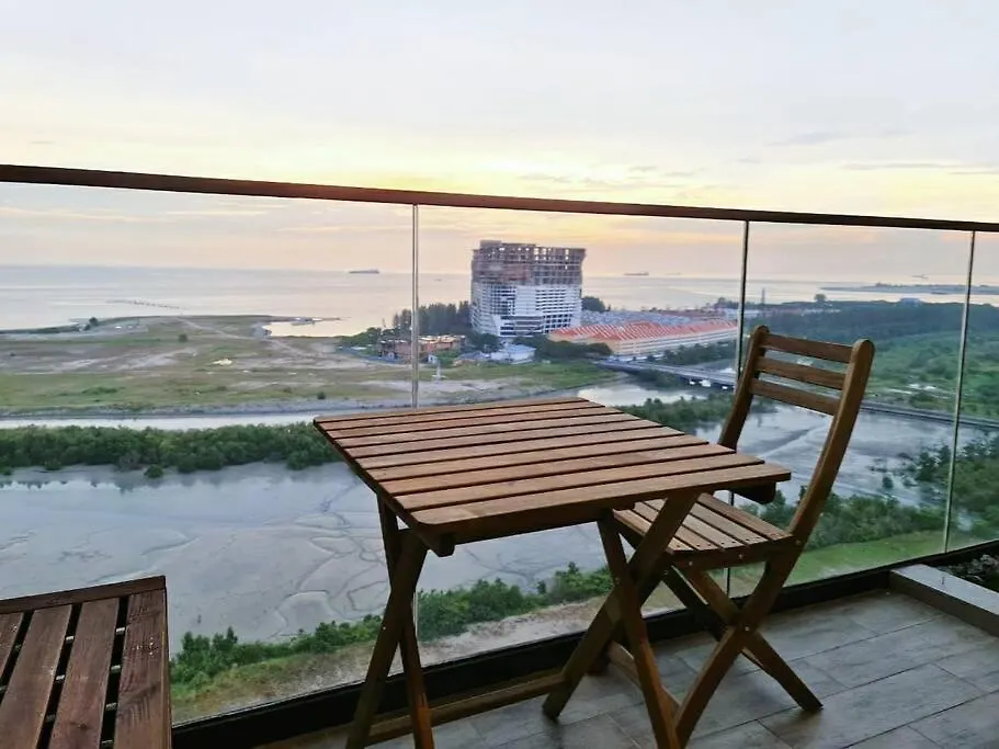 Sunsetfullyseaview#Netflix#Sofabed#Freecarprk#4Pax#Privatebathtub#Imperioresidence Malacca 0*,